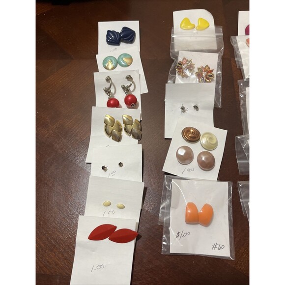 VTG. LOT OF 27 PAIRS EARRINGS Hoops, Dangles, Posts, And More - Picture 2 of 10